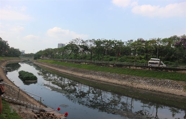 hanoi_applies_new_technology_to_clean_up_to_lich_river.jpg